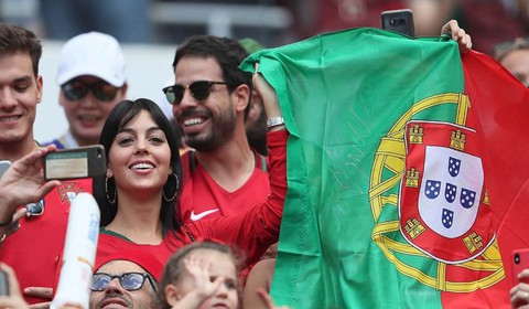 Bạn gái Ronaldo bị trút giận sau thất bại của CR7 ở World Cup - Ảnh 1. Bạn gái Ronaldo bị trút giận sau thất bại của CR7 ở World Cup - Ảnh 1.