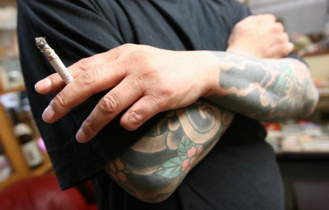 Gặp thời khó khăn, Yakuza phải đi ăn trộm dưa - Ảnh 2. Gặp thời khó khăn, Yakuza phải đi ăn trộm dưa - Ảnh 2.