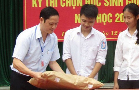 Nhiều thí sinh ở Hà Giang được nâng từ 20-30 điểm - Ảnh 1. Nhiều thí sinh ở Hà Giang được nâng từ 20-30 điểm - Ảnh 1.