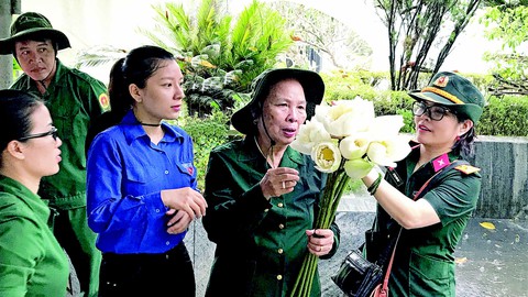 10 nữ thanh niên xung phong Đồng Lộc: nửa thế kỷ yêu thương và bất tử - Ảnh 1. 10 nữ thanh niên xung phong Đồng Lộc: nửa thế kỷ yêu thương và bất tử - Ảnh 1.