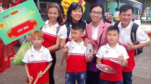 Điểm tựa đứng lên: Lớn lên từ đứa trẻ bụi đời - Ảnh 4. Điểm tựa đứng lên: Lớn lên từ đứa trẻ bụi đời - Ảnh 4.