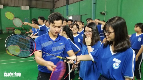 Người nước ngoài thấy lạ vì người trẻ Việt không chơi thể thao - Ảnh 1. Người nước ngoài thấy lạ vì người trẻ Việt không chơi thể thao - Ảnh 1.
