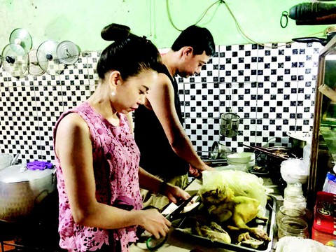 Chủ quán cháo trả lại hơn 200 triệu đồng khách bỏ quên - Ảnh 1. Chủ quán cháo trả lại hơn 200 triệu đồng khách bỏ quên - Ảnh 1.