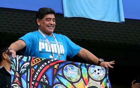 Maradona tình nguyện huấn luyện tuyển Argentina miễn phí 8 năm - Ảnh 1. Maradona tình nguyện huấn luyện tuyển Argentina miễn phí 8 năm - Ảnh 1.