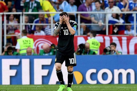 Vợ chồng ly hôn chỉ vì tranh cãi Messi và Ronaldo ai giỏi hơn - Ảnh 2. Vợ chồng ly hôn chỉ vì tranh cãi Messi và Ronaldo ai giỏi hơn - Ảnh 2.