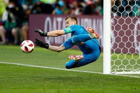 Nga phát hành tiền ‘tiên tri’ pha cứu thua của Akinfeev - Ảnh 2. Nga phát hành tiền ‘tiên tri’ pha cứu thua của Akinfeev - Ảnh 2.
