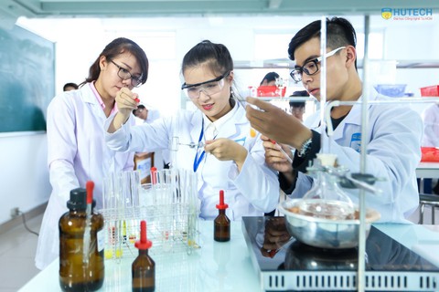 Xét tuyển học bạ 2018: ĐH HUTECH công bố điểm chuẩn đợt 30-6 - Ảnh 1. Xét tuyển học bạ 2018: ĐH HUTECH công bố điểm chuẩn đợt 30-6 - Ảnh 1.