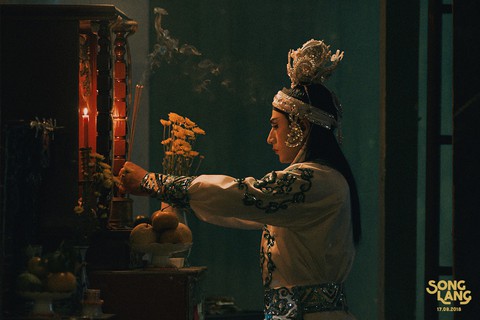 Song Lang tung teaser có Isaac vào vai kép chánh Linh Phụng - Ảnh 9. Song Lang tung teaser có Isaac vào vai kép chánh Linh Phụng - Ảnh 9.