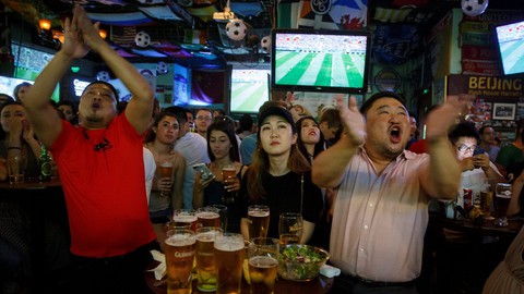 FIFA muốn ‘láng giềng’ hỗ trợ Qatar tổ chức World Cup 48 đội lần đầu tiên - Ảnh 2. FIFA muốn ‘láng giềng’ hỗ trợ Qatar tổ chức World Cup 48 đội lần đầu tiên - Ảnh 2.