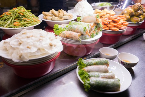 Cặp đôi rủ nhau bán hết tài sản, sống du mục mỗi nước 91 ngày - Ảnh 8. Cặp đôi rủ nhau bán hết tài sản, sống du mục mỗi nước 91 ngày - Ảnh 8.