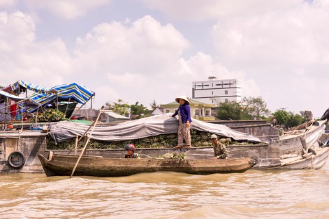 Cặp đôi rủ nhau bán hết tài sản, sống du mục mỗi nước 91 ngày - Ảnh 5. Cặp đôi rủ nhau bán hết tài sản, sống du mục mỗi nước 91 ngày - Ảnh 5.