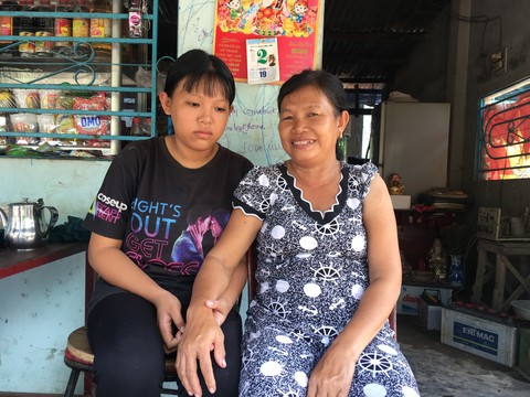 Lo phải nghỉ học vì nhà quá nghèo - Ảnh 2. Lo phải nghỉ học vì nhà quá nghèo - Ảnh 2.