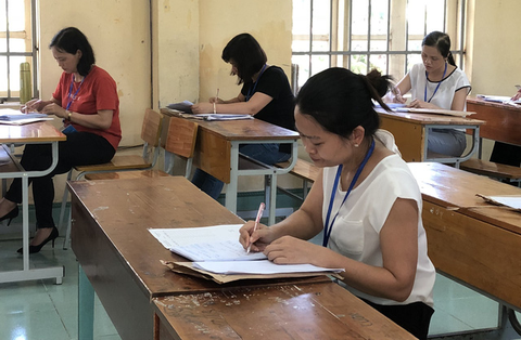 Chấm thi THPT quốc gia: đã có điểm 9 môn văn - Ảnh 3. Chấm thi THPT quốc gia: đã có điểm 9 môn văn - Ảnh 3.