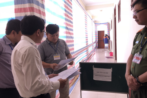 Chấm thi THPT quốc gia: đã có điểm 9 môn văn - Ảnh 4. Chấm thi THPT quốc gia: đã có điểm 9 môn văn - Ảnh 4.