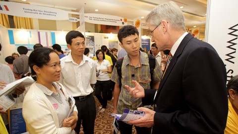 Du học vì muốn có nhiều thay đổi - Ảnh 1. Du học vì muốn có nhiều thay đổi - Ảnh 1.
