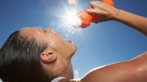 Làm thế nào để không đổ bệnh mùa nắng nóng? - Ảnh 1. Làm thế nào để không đổ bệnh mùa nắng nóng? - Ảnh 1.