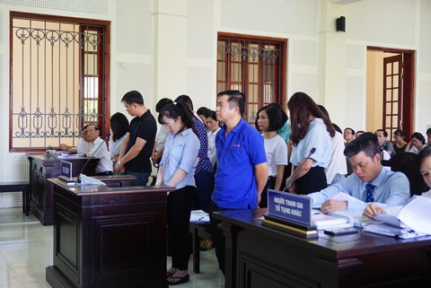 Đề nghị tù chung thân nhân viên Eximbank chiếm đoạt 50 tỉ đồng - Ảnh 2. Đề nghị tù chung thân nhân viên Eximbank chiếm đoạt 50 tỉ đồng - Ảnh 2.