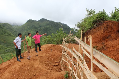 Sập hầm khai thác vàng, 2 người may mắn thoát nạn - Ảnh 1. Sập hầm khai thác vàng, 2 người may mắn thoát nạn - Ảnh 1.