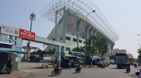 Đà Nẵng cảnh cáo hai sếp liên quan đến bán sân Chi Lăng - Ảnh 1.
