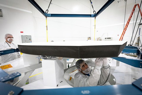 NASA sắp phóng tàu ‘chạm vào Mặt trời’ - Ảnh 2. NASA sắp phóng tàu ‘chạm vào Mặt trời’ - Ảnh 2.