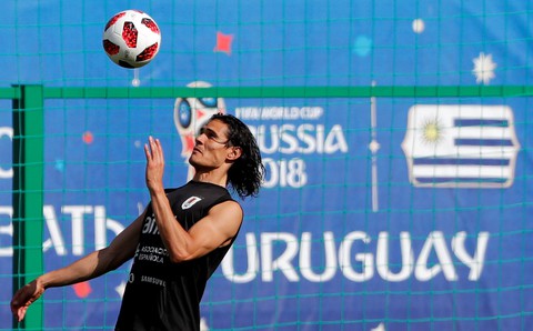 Tin xấu cho Uruguay: Cavani chưa chắc ra sân trận gặp Pháp - Ảnh 1. Tin xấu cho Uruguay: Cavani chưa chắc ra sân trận gặp Pháp - Ảnh 1.