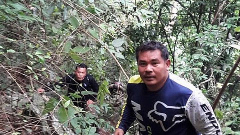 Thợ săn tổ yến đổ về hang Tham Luang cứu đội bóng Thái Lan - Ảnh 2. Thợ săn tổ yến đổ về hang Tham Luang cứu đội bóng Thái Lan - Ảnh 2.
