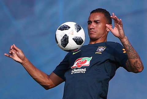 Brazil mất trụ cột đến hết World Cup trước trận gặp Bỉ - Ảnh 1. Brazil mất trụ cột đến hết World Cup trước trận gặp Bỉ - Ảnh 1.