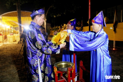 Tái hiện lễ tế đàn Âm hồn theo nghi thức dưới triều Nguyễn ở Huế - Ảnh 3. Tái hiện lễ tế đàn Âm hồn theo nghi thức dưới triều Nguyễn ở Huế - Ảnh 3.