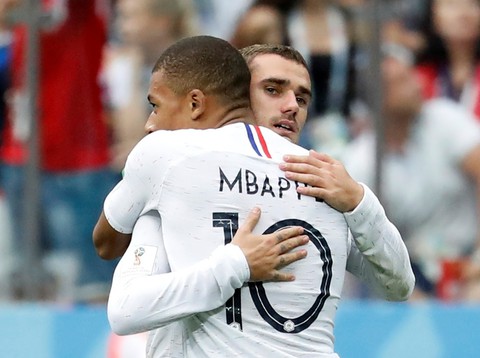 Vì sao Griezmann không vui mừng sau khi ghi bàn trận Pháp - Uruguay - Ảnh 1. Vì sao Griezmann không vui mừng sau khi ghi bàn trận Pháp - Uruguay - Ảnh 1.