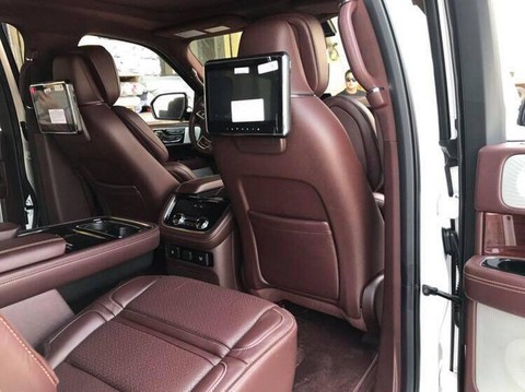 Siêu SUV Lincoln Navigator Black Label L 2018 đầu tiên đặt lốp đến Việt Nam - Ảnh 8. Siêu SUV Lincoln Navigator Black Label L 2018 đầu tiên đặt lốp đến Việt Nam - Ảnh 8.