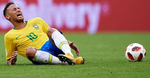 Fan chế Neymar: Từ cầu thủ thành diễn viên lăn và anh bán gà rán - Ảnh 1. Fan chế Neymar: Từ cầu thủ thành diễn viên lăn và anh bán gà rán - Ảnh 1.