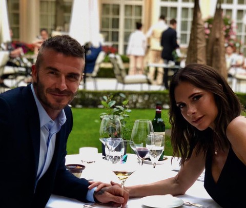 Trước thềm tứ kết, Zlatan và Beckham hẹn lịch… đi mua đồ - Ảnh 3. Trước thềm tứ kết, Zlatan và Beckham hẹn lịch… đi mua đồ - Ảnh 3.