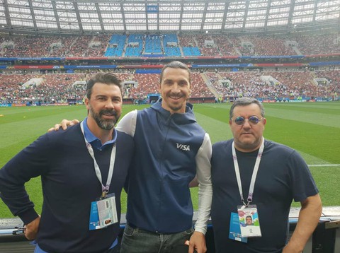 Trước thềm tứ kết, Zlatan và Beckham hẹn lịch… đi mua đồ - Ảnh 4. Trước thềm tứ kết, Zlatan và Beckham hẹn lịch… đi mua đồ - Ảnh 4.