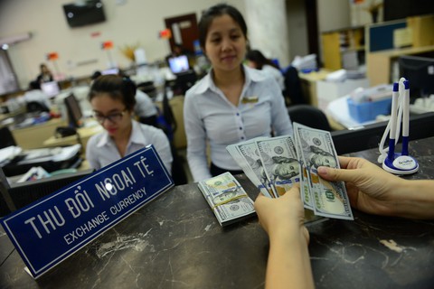 Giá USD tự do lập đỉnh mới: 23.210 đồng/USD - Ảnh 1. Giá USD tự do lập đỉnh mới: 23.210 đồng/USD - Ảnh 1.