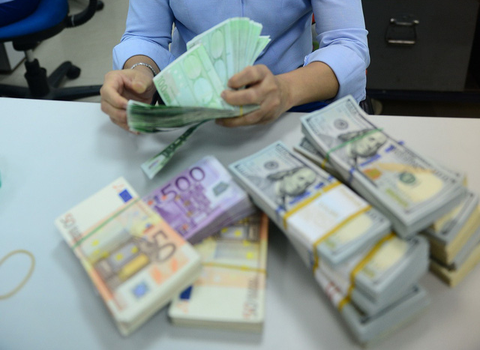 Cuối tuần, giá USD tự do tăng không ngừng, lên 23.230 đồng/USD - Ảnh 1. Cuối tuần, giá USD tự do tăng không ngừng, lên 23.230 đồng/USD - Ảnh 1.