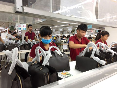 Việt Nam trước cuộc chiến thương mại Mỹ - Trung: Nhiều cơ hội, lắm nguy cơ - Ảnh 1. Việt Nam trước cuộc chiến thương mại Mỹ - Trung: Nhiều cơ hội, lắm nguy cơ - Ảnh 1.