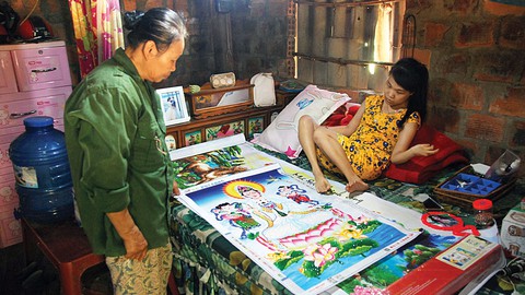 Cô gái đứng dậy bằng nụ cười - Ảnh 3. Cô gái đứng dậy bằng nụ cười - Ảnh 3.