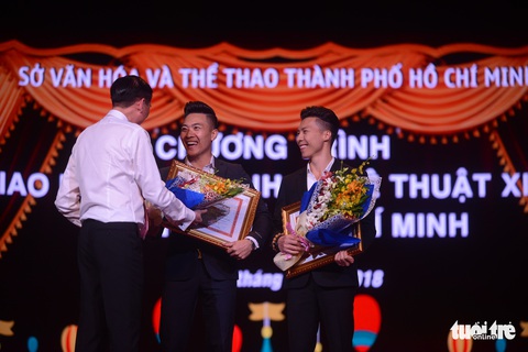 Quốc Cơ, Quốc Nghiệp nhận bằng khen của bộ và UBND TP.HCM - Ảnh 2. Quốc Cơ, Quốc Nghiệp nhận bằng khen của bộ và UBND TP.HCM - Ảnh 2.