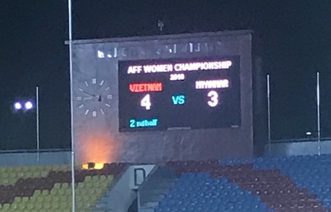Thắng Myanmar 4-3, VN gặp U-20 Úc ở bán kết Giải bóng đá nữ Đông Nam Á 2018 - Ảnh 2. Thắng Myanmar 4-3, VN gặp U-20 Úc ở bán kết Giải bóng đá nữ Đông Nam Á 2018 - Ảnh 2.