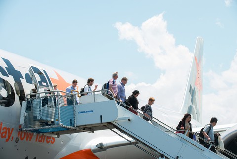Thời tiết xấu, Jetstar bay đi Đà Lạt nhưng đáp xuống Cam Ranh - Ảnh 1. Thời tiết xấu, Jetstar bay đi Đà Lạt nhưng đáp xuống Cam Ranh - Ảnh 1.