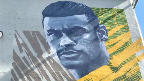 Thành phố ám quẻ, cầu thủ cứ lên hình graffiti là... về nước - Ảnh 5. Thành phố ám quẻ, cầu thủ cứ lên hình graffiti là... về nước - Ảnh 5.