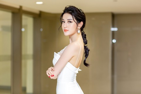 9-7: Quốc Nghiệp hát cùng vợ, Huyền My đóng phim ở Myanmar - Ảnh 12. 9-7: Quốc Nghiệp hát cùng vợ, Huyền My đóng phim ở Myanmar - Ảnh 12.