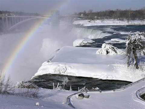 Du khách ngắm thác Niagara trong băng giá - Ảnh 9. Du khách ngắm thác Niagara trong băng giá - Ảnh 9.
