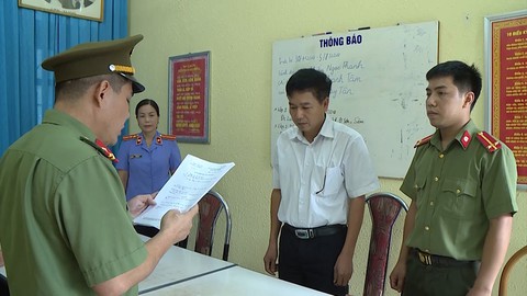 Lộ diện đường dây chạy điểm ở Sơn La - Ảnh 1. Lộ diện đường dây chạy điểm ở Sơn La - Ảnh 1.