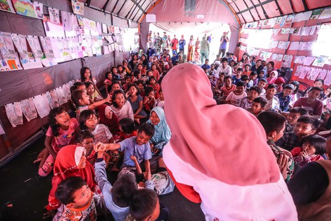Lombok hoang tàn sau động đất - Ảnh 7. Lombok hoang tàn sau động đất - Ảnh 7.