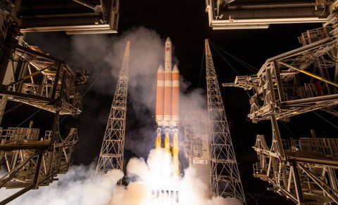 Tàu vũ trụ NASA bắt đầu khám phá Mặt trời - Ảnh 1. Tàu vũ trụ NASA bắt đầu khám phá Mặt trời - Ảnh 1.