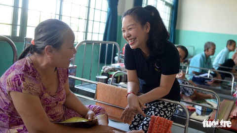 Này con gái, con không cần phải xinh đẹp... - Ảnh 1. Này con gái, con không cần phải xinh đẹp... - Ảnh 1.