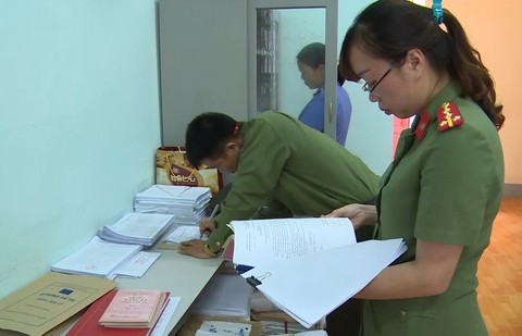 Khởi tố thêm phó phòng khảo thí Sơn La gian lận điểm thi - Ảnh 1. Khởi tố thêm phó phòng khảo thí Sơn La gian lận điểm thi - Ảnh 1.