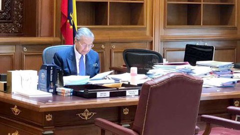 Malaysia kỳ vọng gì vào sự trở lại của Mahathir? - Ảnh 1. Malaysia kỳ vọng gì vào sự trở lại của Mahathir? - Ảnh 1.