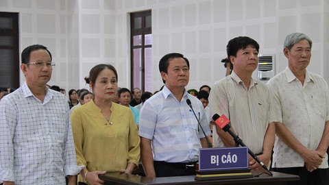 Vụ buôn lậu gỗ trắc: Kiến nghị khởi tố vụ bán tang vật - Ảnh 1. Vụ buôn lậu gỗ trắc: Kiến nghị khởi tố vụ bán tang vật - Ảnh 1.